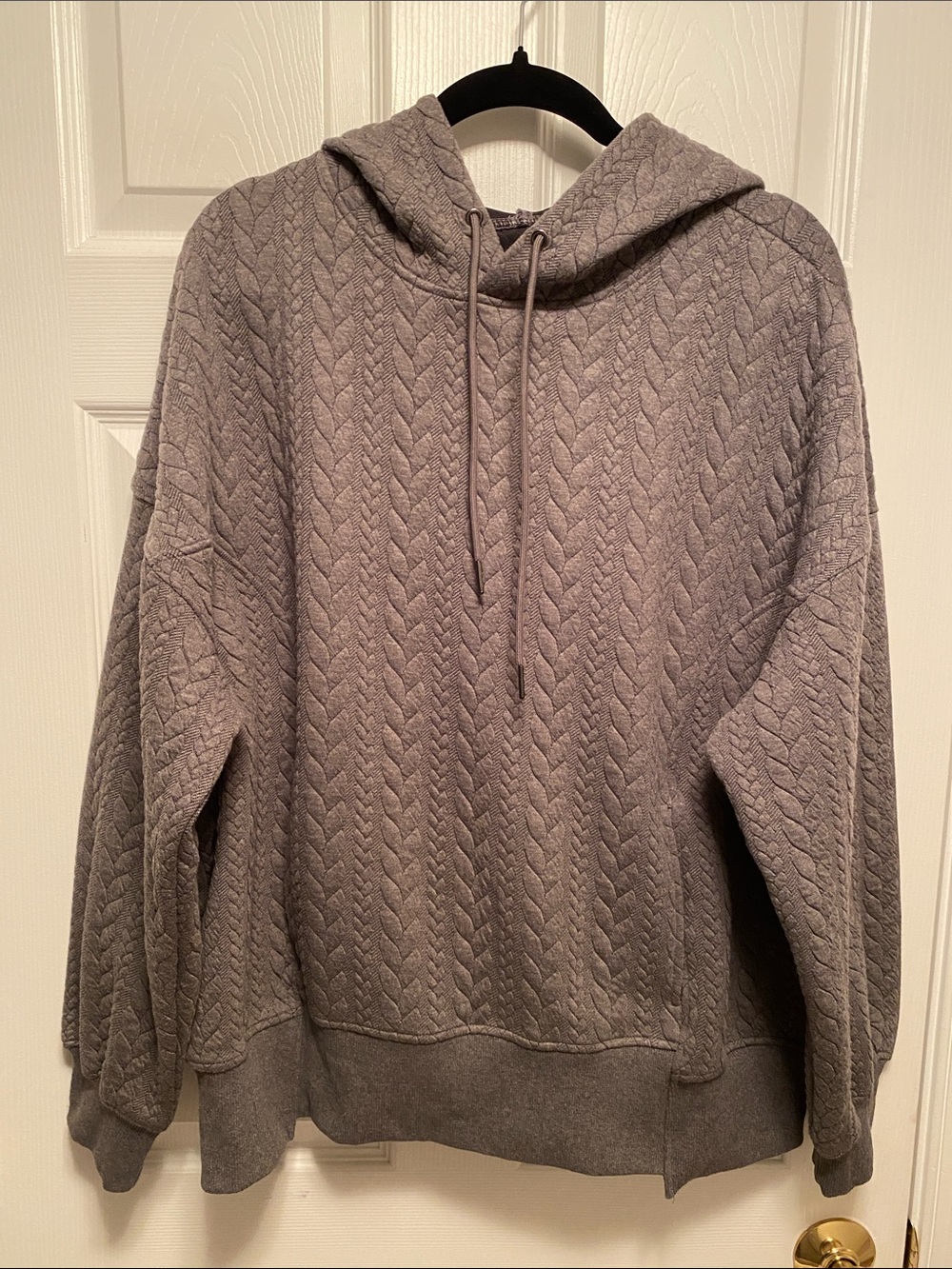 Women’s Quilted Cable-Knit Hoodie…size M